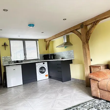 Forest Apartment Gated Parking On 2 Acres Garden Chislehurst Exterior photo