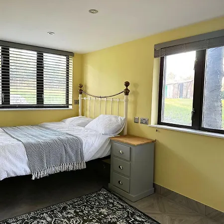 Forest Apartment Gated Parking On 2 Acres Garden Chislehurst Exterior photo