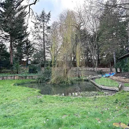 Forest Apartment Gated Parking On 2 Acres Garden Chislehurst Exterior photo