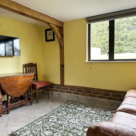 Forest Apartment Gated Parking On 2 Acres Garden Chislehurst Exterior photo