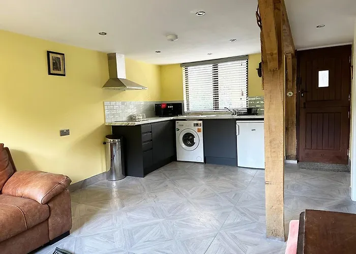Forest Apartment Gated Parking On 2 Acres Garden