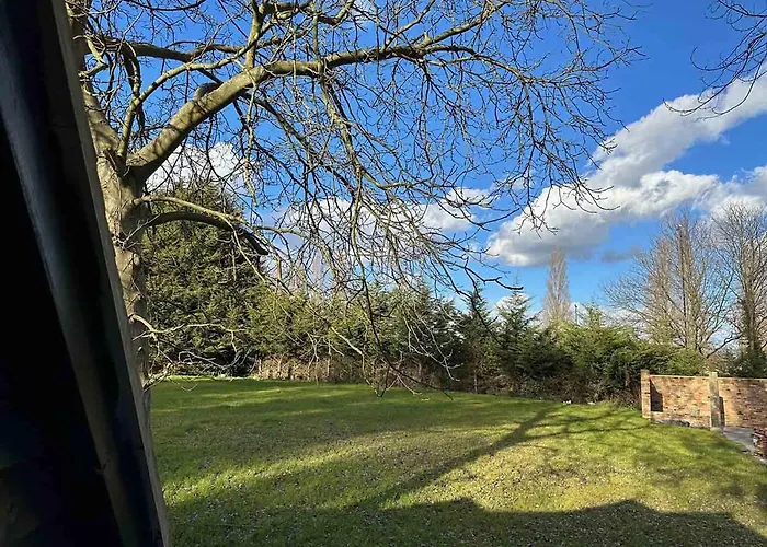 Forest Apartment Gated Parking On 2 Acres Garden