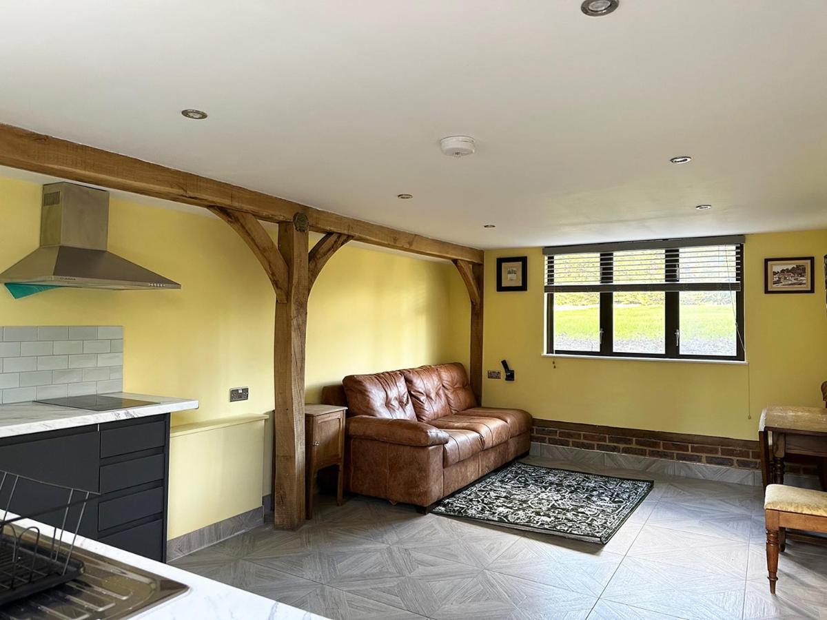 Forest Gated Parking On 2 Acres Garden