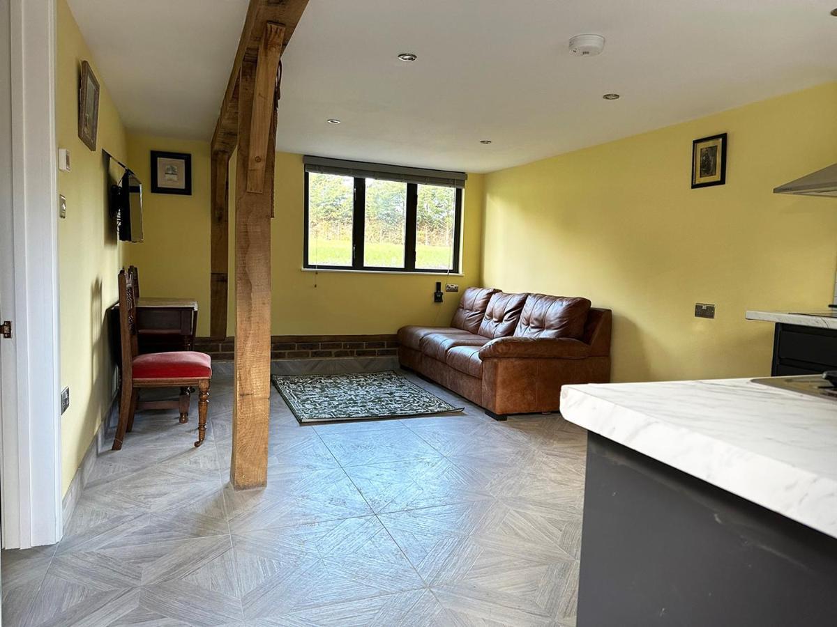 Forest Gated Parking On 2 Acres Garden Chislehurst