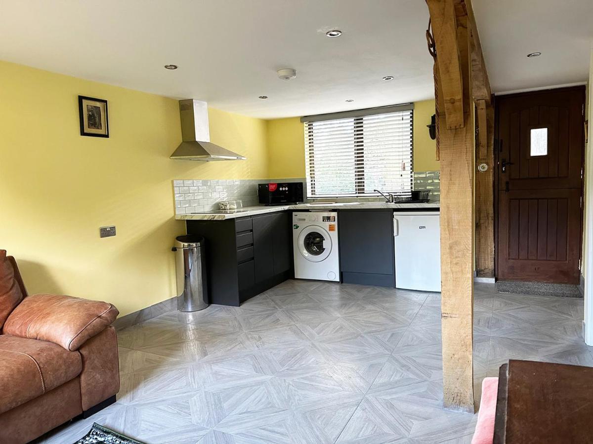 Forest Gated Parking On 2 Acres Garden Chislehurst